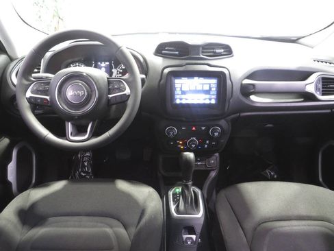 Used 2020 Jeep Renegade Latitude FWD image 16