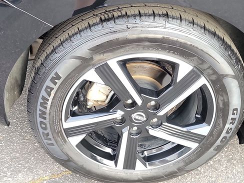 Used 2024 Nissan Sentra SV FWD image 24