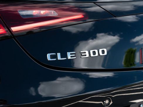 Used 2024 Mercedes-Benz CLE 300 4MATIC Cabriolet image 21
