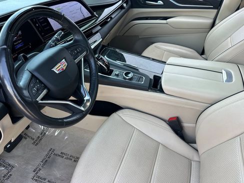 Used 2024 Cadillac Escalade Premium Luxury RWD image 10
