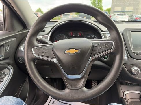 Used 2016 Chevrolet Malibu LT FWD image 7