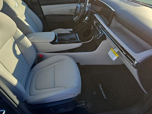 Certified 2025 Hyundai Tucson Limited FWD image 15
