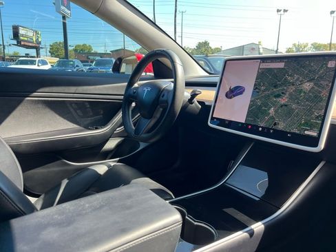 Used 2020 Tesla Model 3 Long Range image 32
