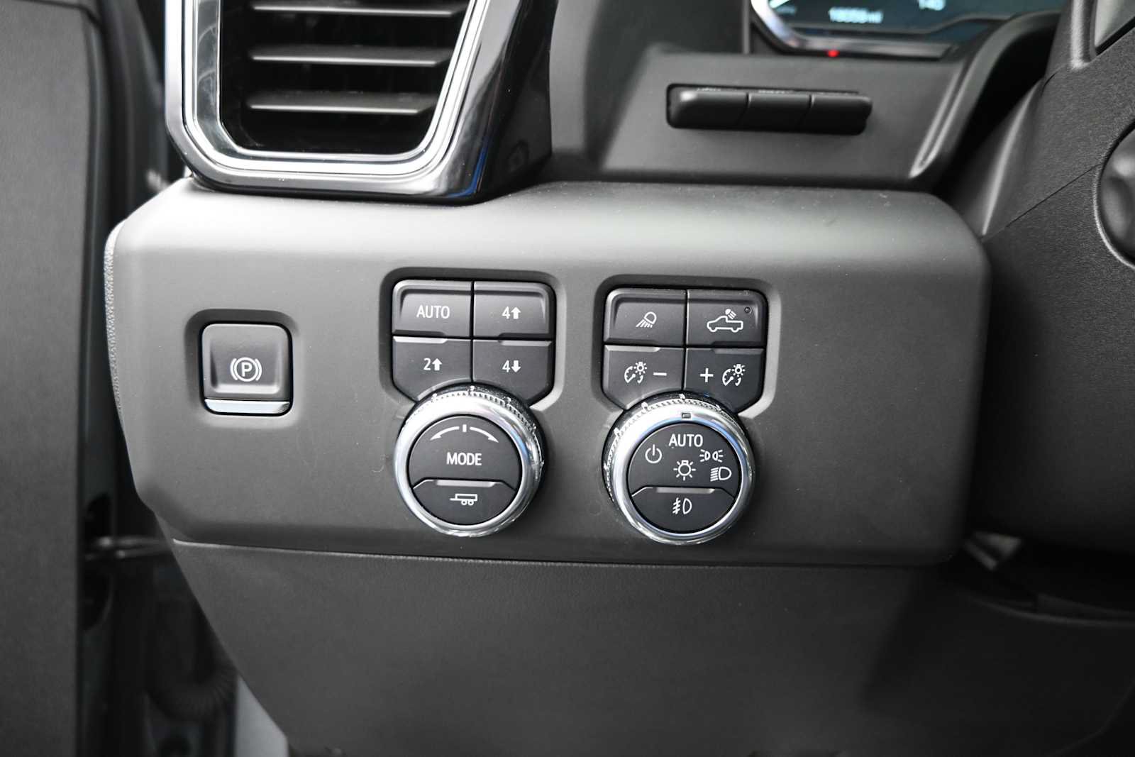Used 2025 GMC Sierra 1500 Denali w/ Denali Reserve Package AWD/4WD image 21