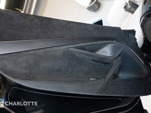 Used 2020 McLaren 720S Spider image 18