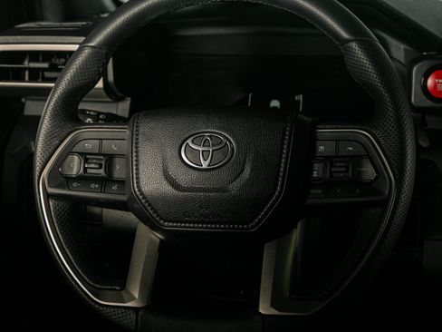 Used 2024 Toyota Tacoma TRD Sport image 32