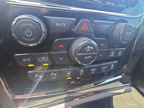 Used 2020 Jeep Grand Cherokee High Altitude AWD/4WD image 17