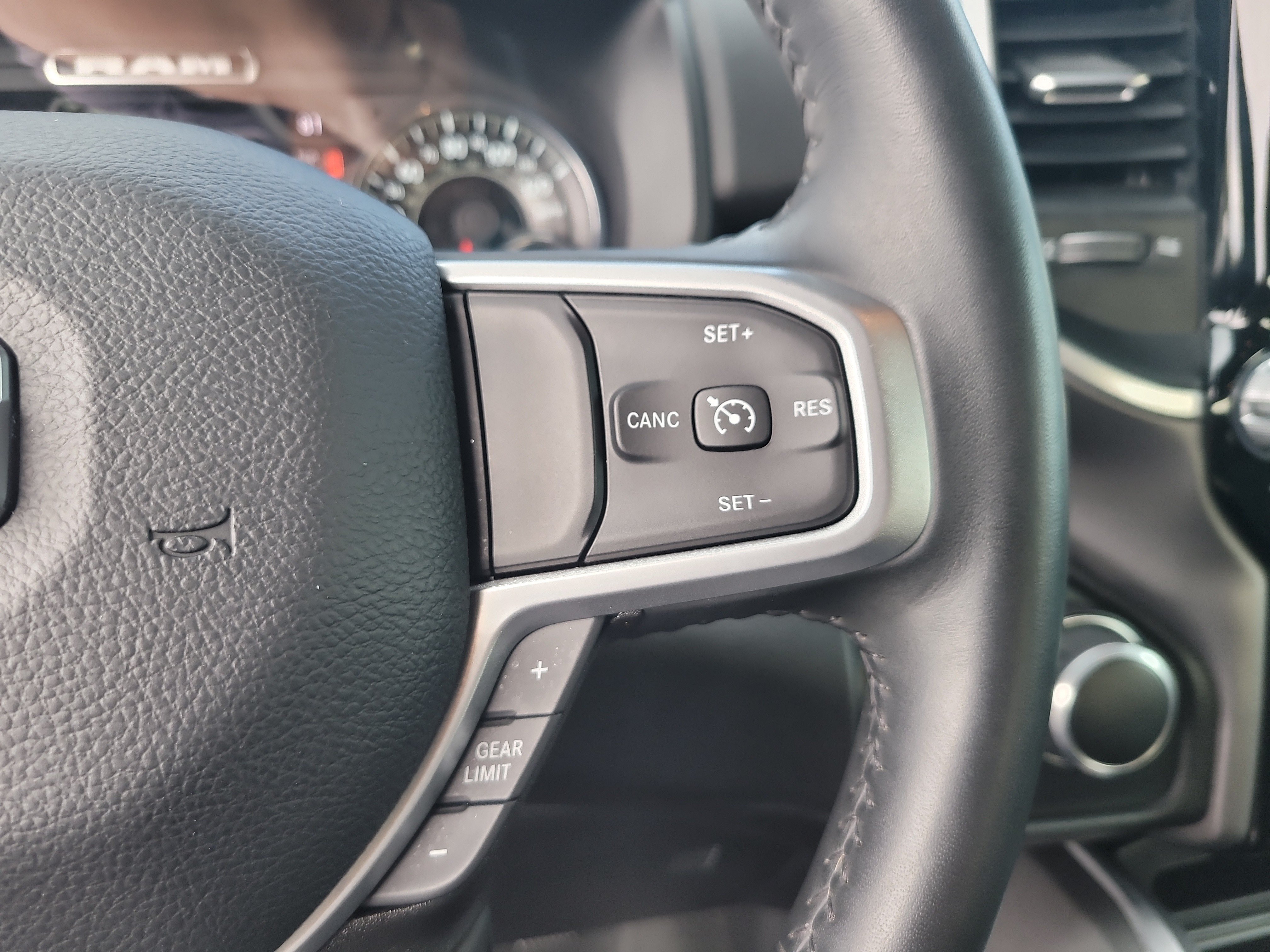 Used 2023 RAM 1500 Big Horn AWD/4WD image 28