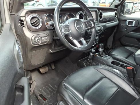 Used 2021 Jeep Wrangler Unlimited Sahara image 9