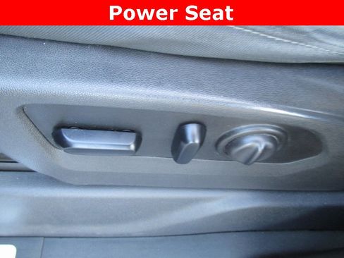 Used 2019 Chevrolet Silverado 1500 LT image 20