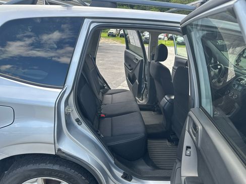 Used 2017 Subaru Forester 2.5i Premium image 10