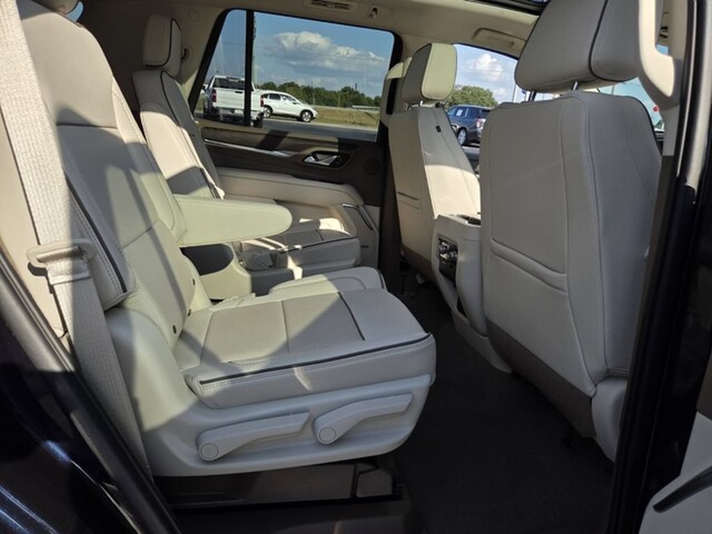 Used 2022 GMC Yukon Denali AWD/4WD image 16