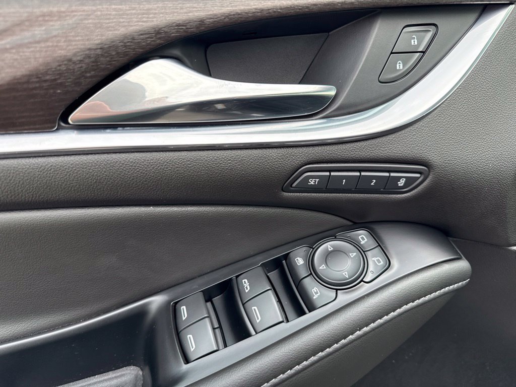 Used 2022 Buick Enclave Avenir w/ Avenir Technology Package AWD/4WD image 20