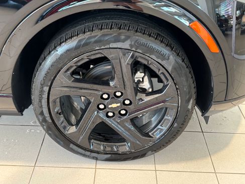 Used 2025 Chevrolet Equinox EV LT w/ Convenience Package II FWD image 9