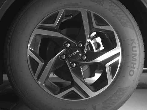 Used 2025 Kia Sportage LX image 14