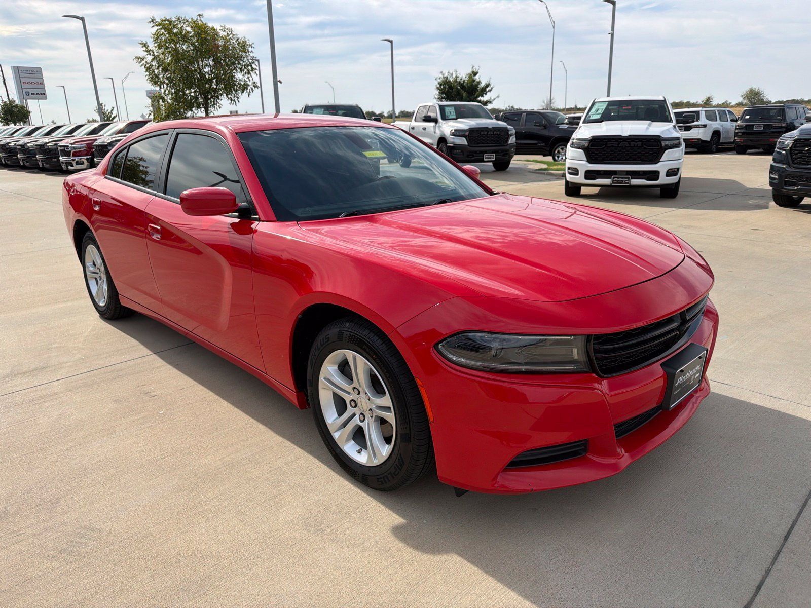 Used 2022 Dodge Charger SXT RWD image 7