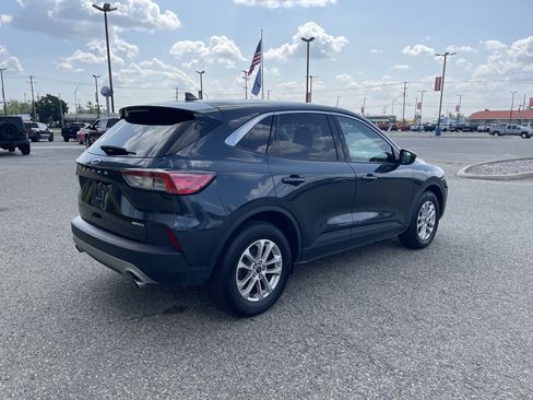 Used 2022 Ford Escape SE w/ Cold Weather Package AWD/4WD image 3