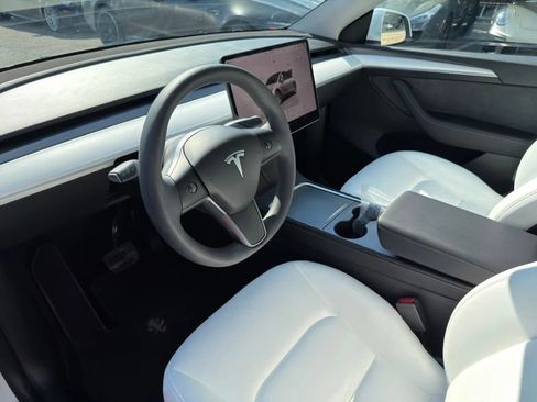 Used 2023 Tesla Model Y Long Range AWD/4WD image 10