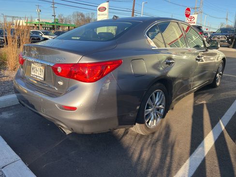 Used 2017 INFINITI Q50 Premium image 3