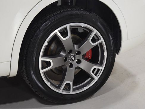 Certified 2023 Maserati Levante GT AWD/4WD image 6