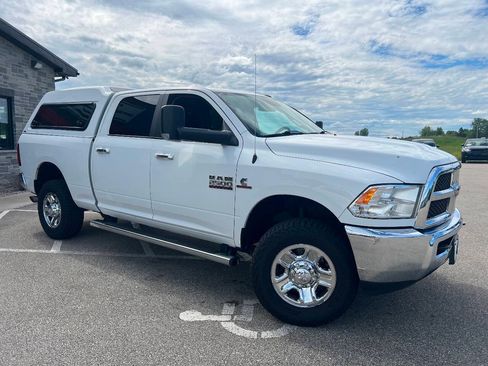 Used 2018 RAM 2500 SLT AWD/4WD image 3
