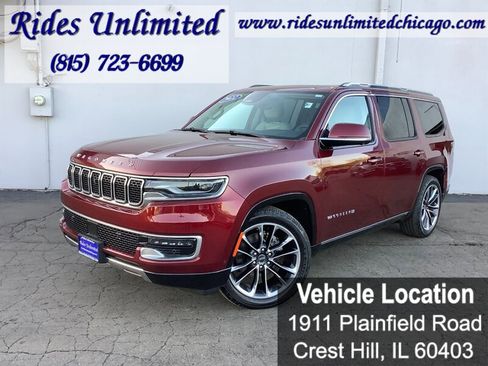 Used 2022 Jeep Wagoneer Series III w/ Premium Group I AWD/4WD image 2