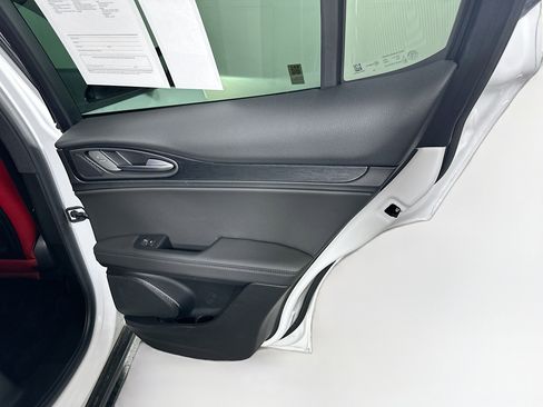 Used 2023 Alfa Romeo Stelvio Sprint image 30