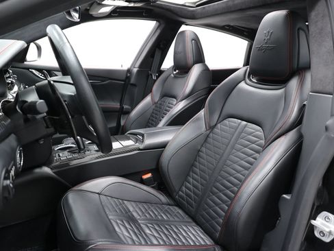 Used 2022 Maserati Quattroporte Trofeo RWD image 16