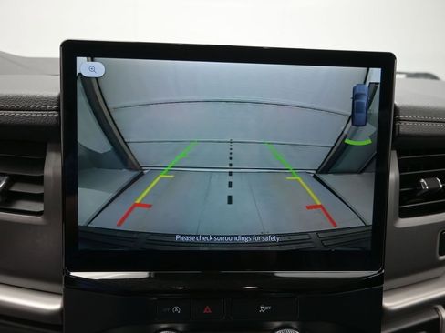 Used 2024 Ford Expedition Max XLT image 18