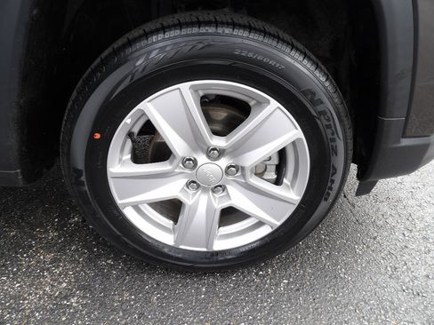 Used 2022 Jeep Compass Latitude w/ Convenience Group AWD/4WD image 4
