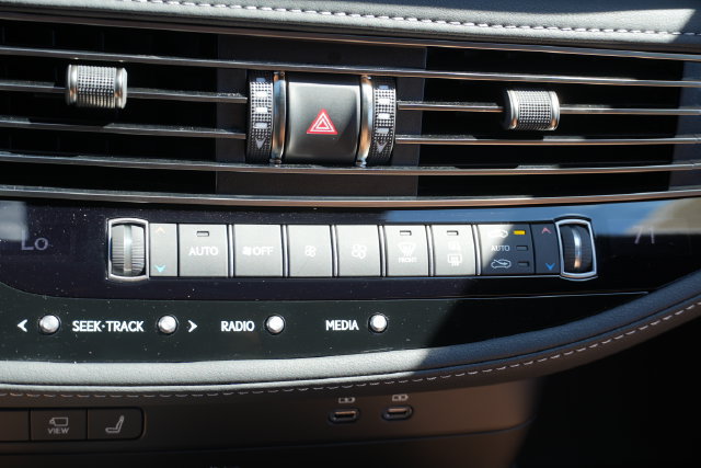 Used 2024 Lexus LS 500 w/ Interior Upgrade Package RWD image 39