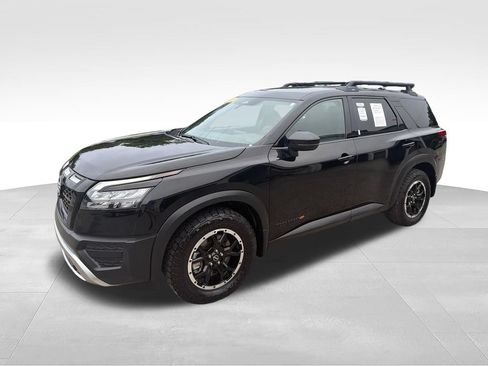Used 2025 Nissan Pathfinder Rock Creek AWD/4WD image 2