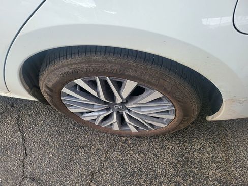 Used 2025 Nissan Altima 2.5 SV FWD image 6