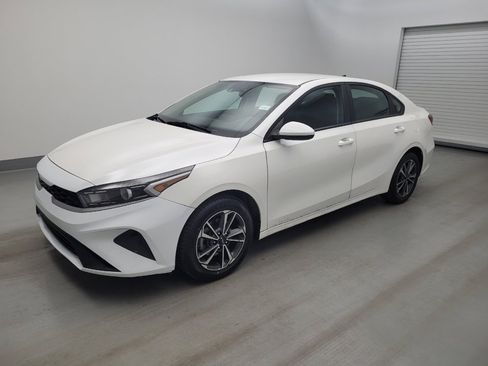 Used 2024 Kia Forte LXS FWD image 2
