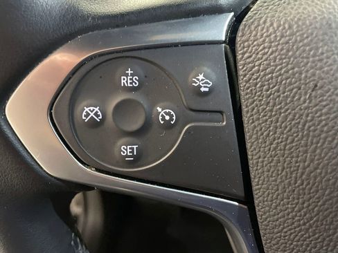 Used 2023 Chevrolet Traverse LT image 31