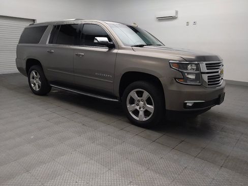 Used 2017 Chevrolet Suburban Premier RWD image 13