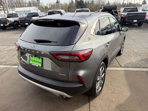 Used 2025 Ford Escape Platinum AWD/4WD image 6