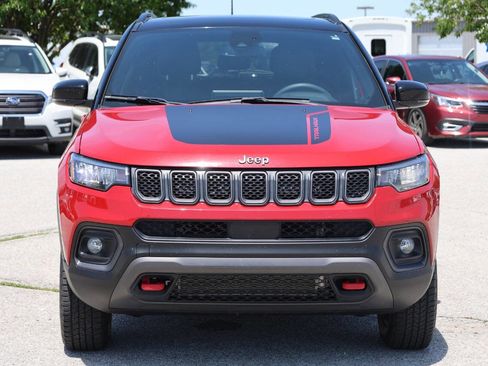 Used 2023 Jeep Compass Trailhawk w/ Sun and Sound Group AWD/4WD image 5