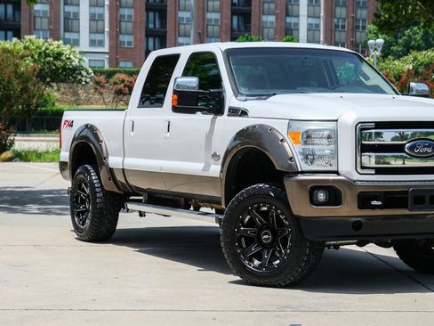 Used 2015 Ford F250 King Ranch w/ FX4 Off-Road Package AWD/4WD image 2
