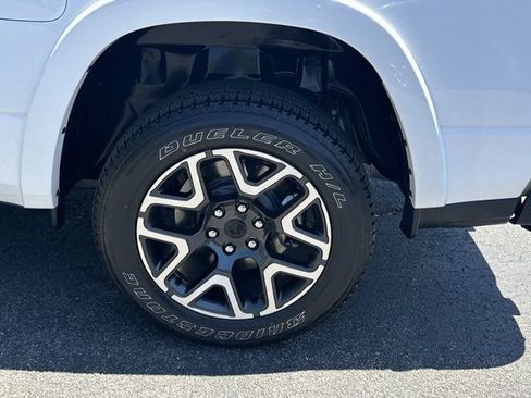 Used 2025 RAM 1500 Laramie w/ Sport Appearance Package image 20