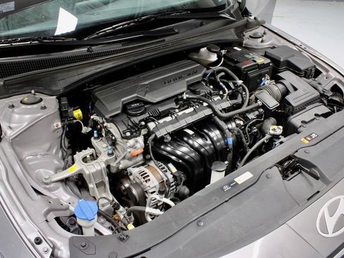 Used 2024 Hyundai Elantra SEL FWD image 18