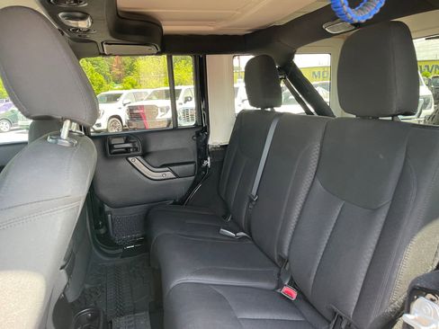 Used 2017 Jeep Wrangler Unlimited Sport w/ Quick Order Package 24S AWD/4WD image 21