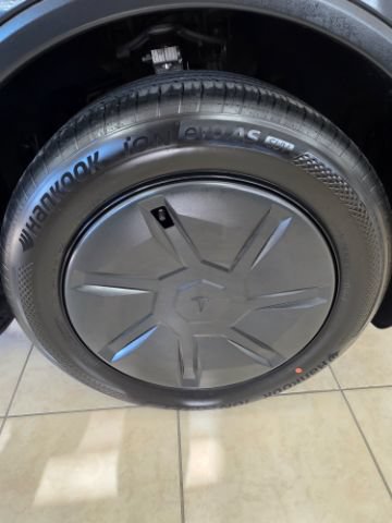 Used 2026 Tesla Model Y 2WD image 25