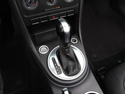 Used 2013 Volkswagen Beetle 2.5 image 11
