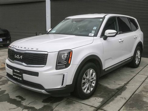 Certified 2022 Kia Telluride LX image 5