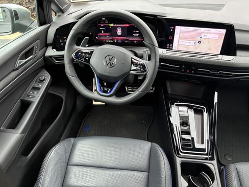Used 2024 Volkswagen Golf R AWD/4WD image 18