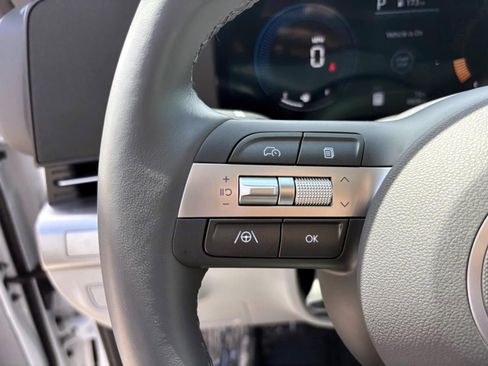 Used 2025 Hyundai Kona SEL AWD/4WD image 17