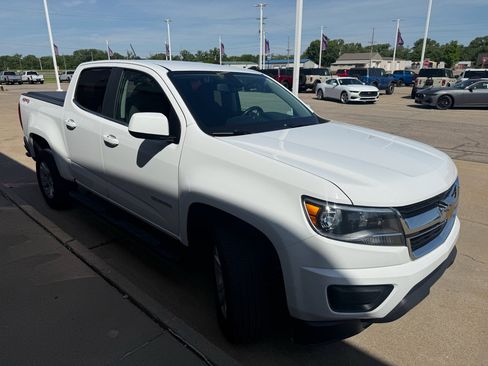Used 2019 Chevrolet Colorado LT AWD/4WD image 4