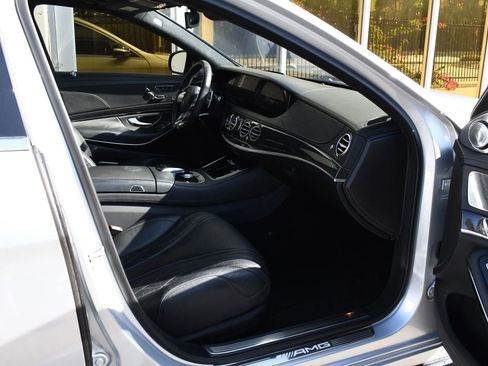 Used 2018 Mercedes-Benz S 63 AMG S 4MATIC Sedan image 36