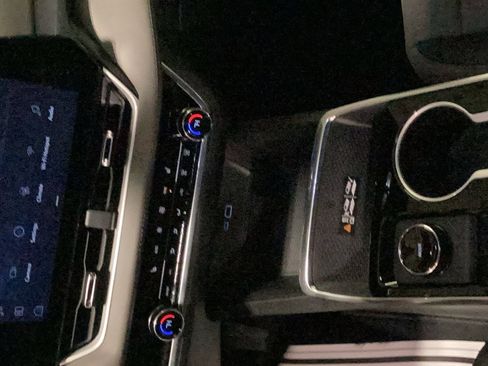 New 2026 Chevrolet Equinox LT w/ Convenience Package II image 11